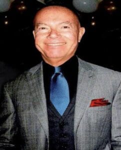 Piano/Organist David Enoch